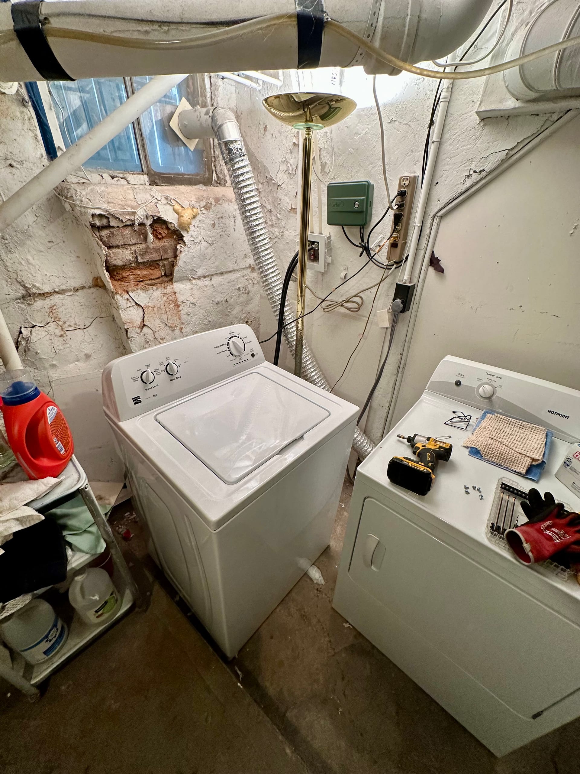 Appliance repair technician in Venice home